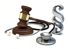 Stethoskop, Gerichtshammer und Paragraf